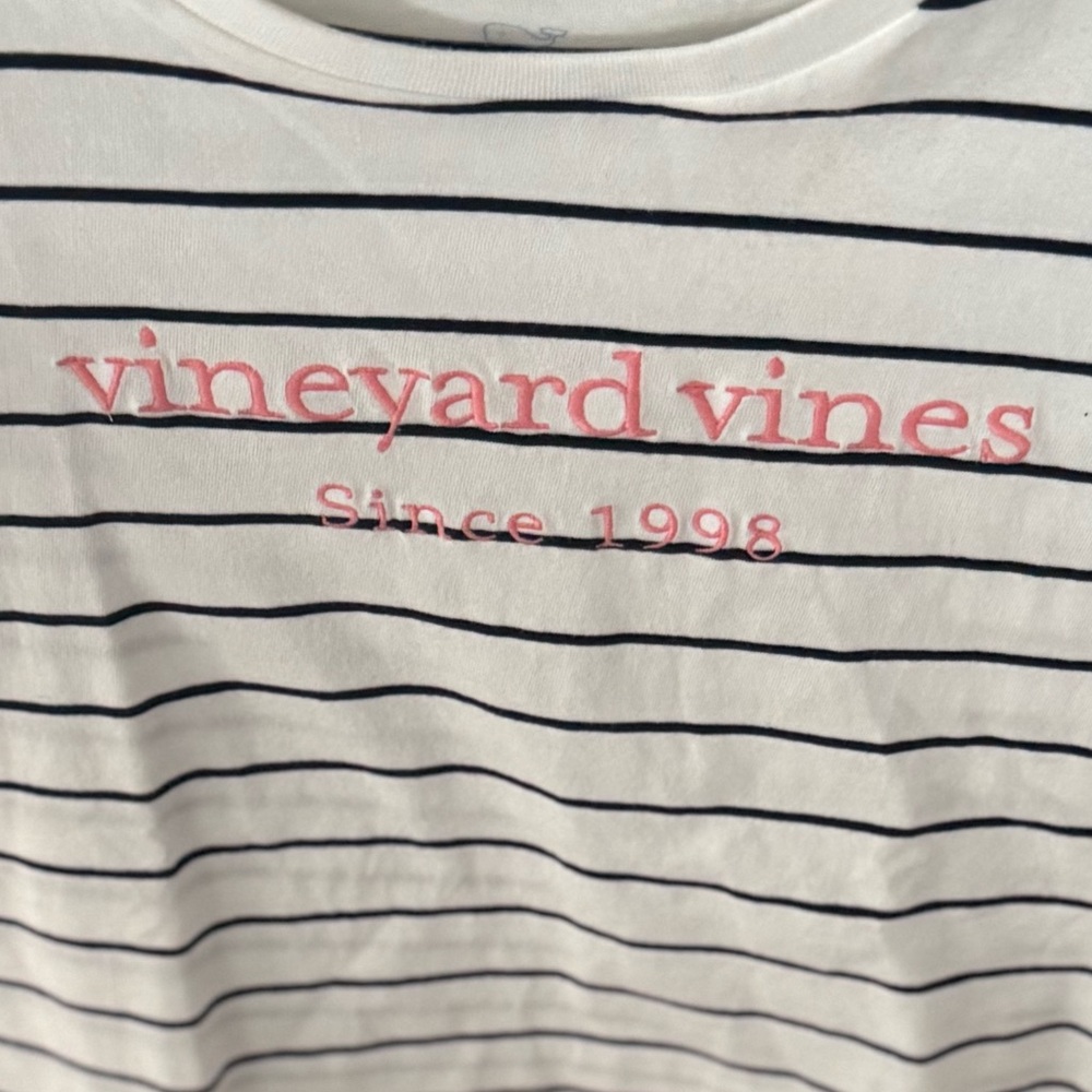 EUC Vineyard Vines Women’s White/Navy Striped Tee w Pink Logo Fun Beach Preppy - Picture 7 of 13